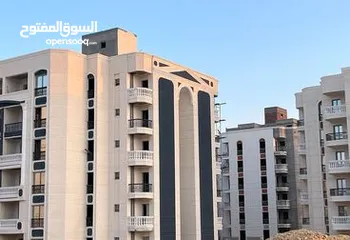  1 شقة للبيع في كمبوند الرئاسة