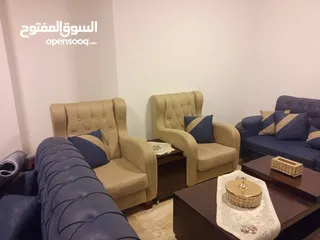  2 طقم جلوس فخم للبيع المستعجل