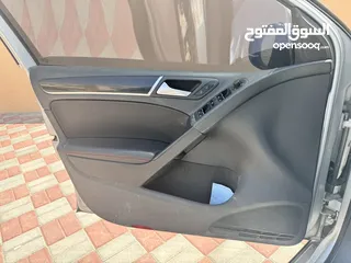  1 جولف GTi للبيع موديل 2011 تم تحديث السياره من الداخل والخارج السياره شاشة كاربلي وعداد دجتل