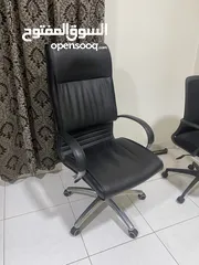  4 Office furniture