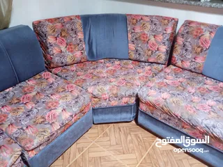  3 طقم كنب +خزانة +مراي +تخت مفرد حديد مع الفرشة بحالة جيدة