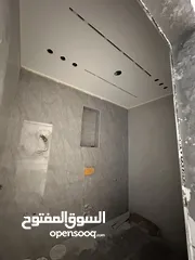  21 شقق جديده طريق المطار  ضاحيه الأمير علي  بالقرب بيت المقدس تشطيب سوبر ديلوكس يوجد ثالث مع روف