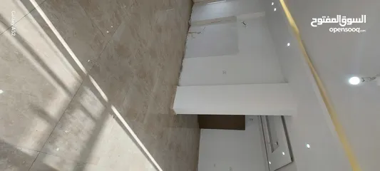  5 شقة مع ساعة كهرباء بالطيرة