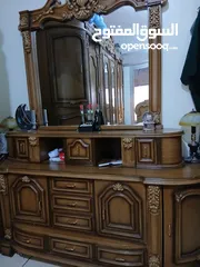  4 غرفه نوم كبيره ،، خشب زان طبيعي،، تفصيل ممتاز ،، الغرفه شبه جديييده