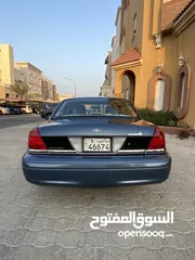  4 Ford Crown Victoria Model 2012 For Sale