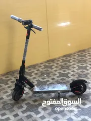  1 سكوتر كهربائي