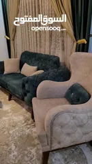  10 طقم كنب وستارة للبيع بداعي السفر استعمال خفيف شبه الجديد الستاره تفصيل
