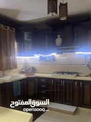  7 دلال عطوان خليل زين