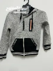  4 ملابس نسائية مستعمل شبه جديد