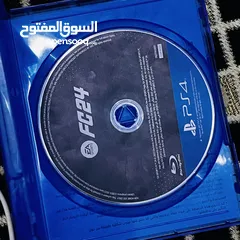  1 CD فيفا 2024 للغة عربية بتقدر ترقيه  لبلاستيشن 5 بسعر البلاش40وقابل للتفاوض بشيء بسيط