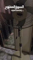 2 مروحه Romo مستعمل  بحاله ممتازه بس في شرخ بسيط عند بلاستيك رومو . ومروحه صوبا بحال الوكاله