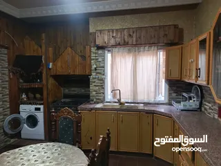  3 شقه ارضيه للبيع كاش او اقساط عن طريق البنك العربي الإسلامي الدولي في عمان حي نزال على الشارع الرئيسي