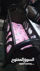  1 تخت أطفال مع فرشة صوف