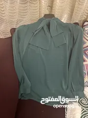  2 طقم جديد مرتب من vikik ملبوس مره وحده سعره 35 بدي ابيعه 18