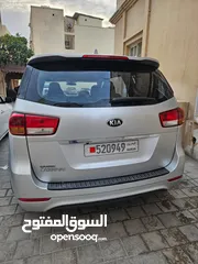 6 Well maintained Kia Carnival 2016 urgent sale