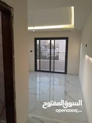  4 شقة مجددة بالكامل تطل على دوار البشيتي