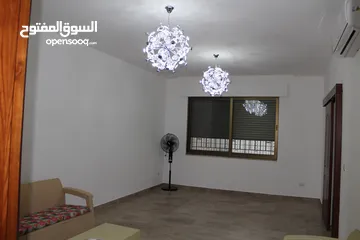 19 بيع بيت مستقل (فيلا) بالسلط  دعم الغزالات ,ام جوزة، تشطيبات فاخرى، بناء 230م ترسات 400م ,900م ارض