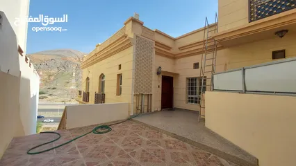  2 3 Bedrooms Villa for Rent in Al Khuwair REF:1068AR
