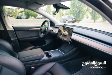  8 بحالة ممتازة أستعمال عائلي مع تظليل و غرافين حراري  Tesla model y 2022 تيسلا موديل y