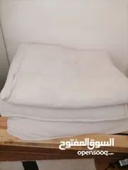  1 فرشات صوف عدد2 و لحاف صوف عدد2 مستعمل للبيع بسعر حرق
