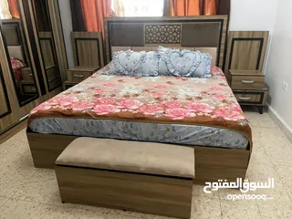  2 غرفة نوم استعمل بسيط خشب لامينت مع اضفات ملحق خزانه وصندوق وملحق تسريحه مع الفرشة جديده السعر400.د