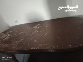  2 طاولة سفرة  مستعملة خشب ثقيل للبيع بسعر مغري جدا  طاولة خشب كبيرة تتسع عشر كراسي