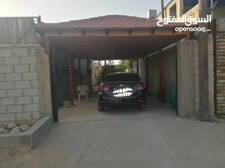  4 بيت للبيع مساحة الارض، الضليل 500 متر على شارعين ..