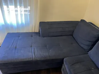  3 كنب كورنر بفتح تخت  مع كنباي ثنائيه بحاجه الى تنجيد بسعر مغري قابل للتفاوض