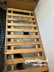  1 سرير جديد للبيع والسعر مغري جدا