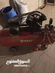  2 كومبريسة هواء كبيرة مستعملة بحالة الوكالة