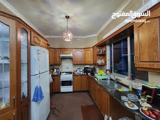  8 شقة طابق اول للبيع في تلاع العلي