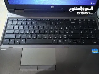  12 لابتوب HP استعمال خفيف جدا في خط بالشاشه طلع فجأه بدون اي سبب ولكن ما بأثر ع طبيعة العمل على اللاب