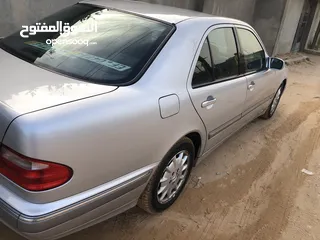  8 مرسيدس E240 جمرك نضيفة جدًا محرك سعة  6V موديل 2000 ماشيه  215 الف كيلو بالضمانه وكربون موجود بالكشف