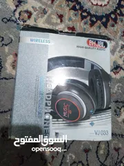  1 سماعات الجيمنج للالعاب يوجد فيها مايك وبامكانك وضع شريحه وسلك بلوتوث وفيها خاصيه التكبير والتصغير