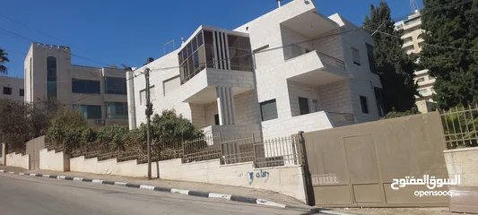  8 للايجار بيت مستقل البيره بجانب الهلال الاحمر