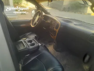  7 باص استركس موديل 2002 بحالة جيدة غير مرخص شهر  السعر 3.500 قابل للتفاوض