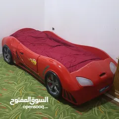  1 سرير على شكل سيارة نظيف كامل