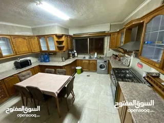  5 فيلا مفروشة طابق ارضي  للآيجار اليومي  يومي  وناجر طلاب  وطلبة الجامعات