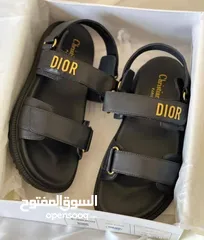  2 صندل ديور Dior  الجديد والمميز بجودة اصلية وبسعر مغري ومتوفر منه مقاسات من 36-41