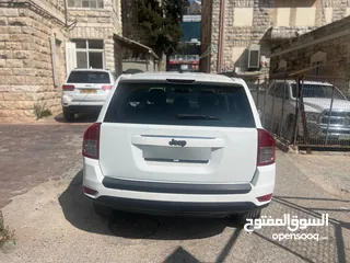  2 جيب كومبس ماطور 2000 بنزين اتومات انتاج 2014.