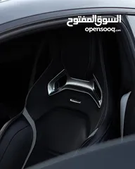  8 مرسيدس C63s بلون مُميز