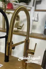  9 أضف لمسة من الأناقة والعصرية إلى مطبخك مع صنبورنا الجديد!   هل تبحث عن التميز والجودة في آن واحد؟