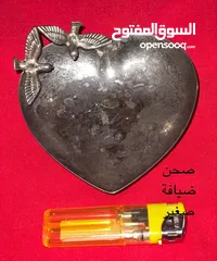  30 102 قطعة من نوادر ونواعم النحاسيات و 10 مداليات نحاس. التفاصيل داخل الصف.