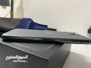  4 ايفون 11 برو بحالة ممتازة السعر قابل للتفاوض