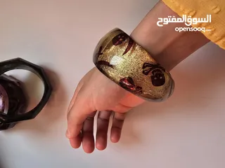  14 اساور زجاجية ملونة جميلة كبيرة