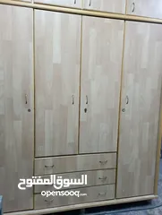  1 خزانه طابقين باركيه خشب لاتيه محرر ف ازان في حاله جيده جدا