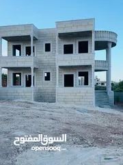  3 ڤيلا للبيع بسعر ممتاز