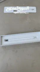  2 قلم ابل اصلي الجيل الأول نظيف مدة استخدامه( شهرين فقط ) معاه الصندوق الأصلي مافي أي خدوش جديد