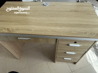  2 مكتب و كرسي للبيع