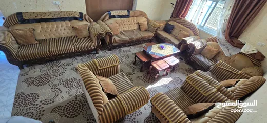  1 طقم كنب مستعمل بتكون من 14 مقعد بحاله ممتازه..يعني طقمين بسعر مغري جدا